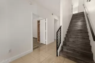 Photo #4: 6998249 Listing