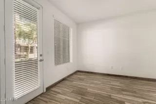 Photo #5: 6998249 Listing