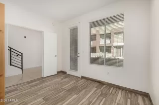 Photo #6: 6998249 Listing