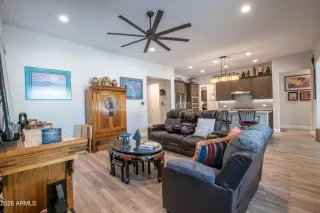 Photo #5: 6998280 Listing