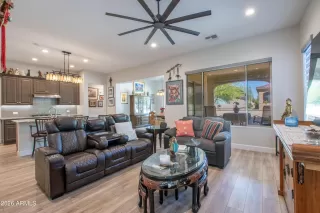 Photo #6: 6998280 Listing