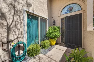 Photo #4: 6998499 Listing