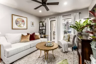 Photo #6: 6998629 Listing