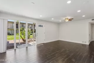 Photo #6: 6998639 Listing