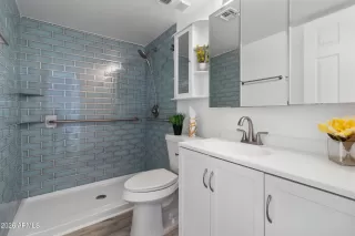 Photo #3: 6998750 Listing