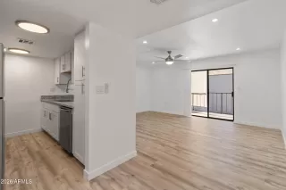 Photo #4: 6998750 Listing