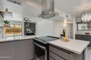 Photo #2: 6998785 Listing 