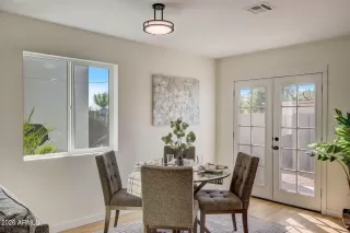 Photo #2: 6998792 Listing 