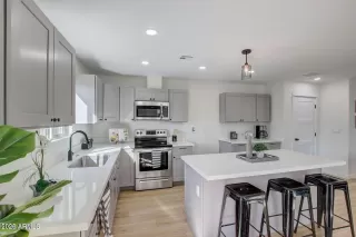 Photo #4: 6998792 Listing 