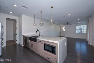 Photo #2: 6998951 Listing 