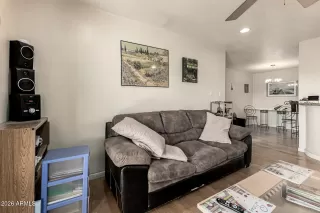 Photo #5: 6999086 Listing 