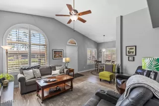 Photo #6: 6999380 Listing