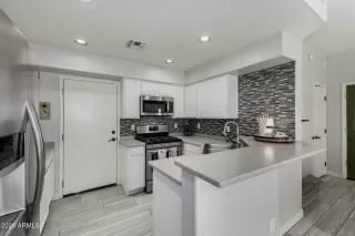 Photo #6: 6999566 Listing 