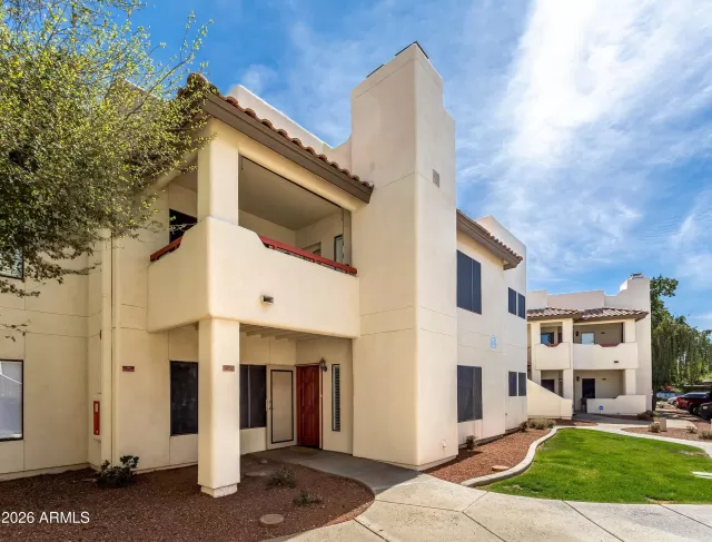 MLS: 7000359 Condo For Sale