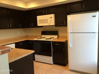 Photo #5: 7000644 Listing 