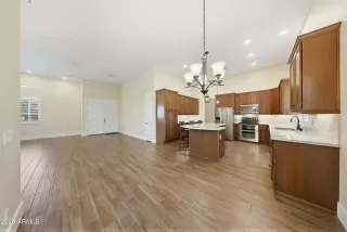 Photo #5: 7000852 Listing 