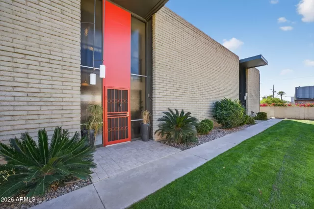 MLS: 7000946 Condo For Sale