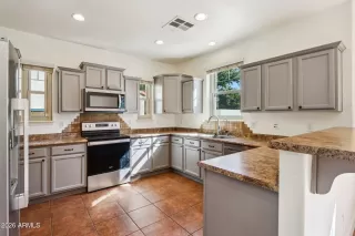 Photo #5: 7001467 Listing 