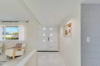 Photo #4: 7001519 Listing