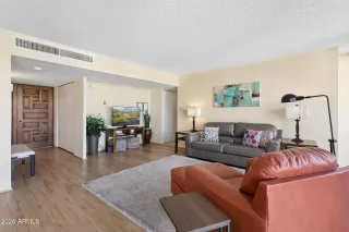 Photo #4: 7001589 Listing 