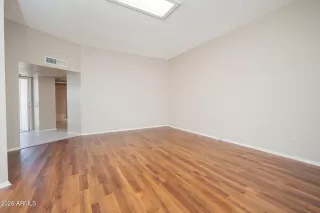 Photo #4: 7001636 Listing 