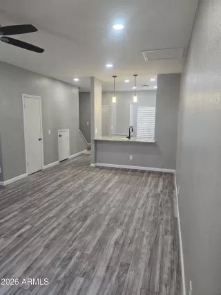 Photo #4: 7001660 Listing