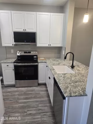 Photo #6: 7001660 Listing