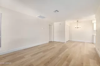 Photo #4: 7001678 Listing 