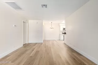 Photo #6: 7001678 Listing 