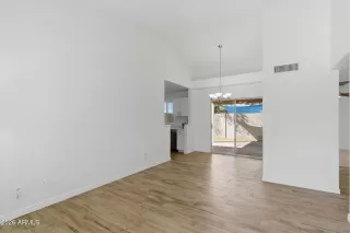 Photo #5: 7001761 Listing 