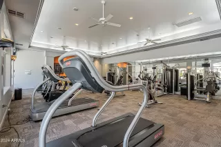 Photo #6: 7001934 Listing