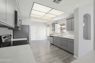 Photo #5: 7002023 Listing