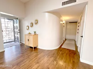 Photo #6: 7002907 Listing