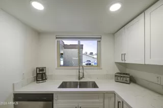 Photo #5: 7002951 Listing 