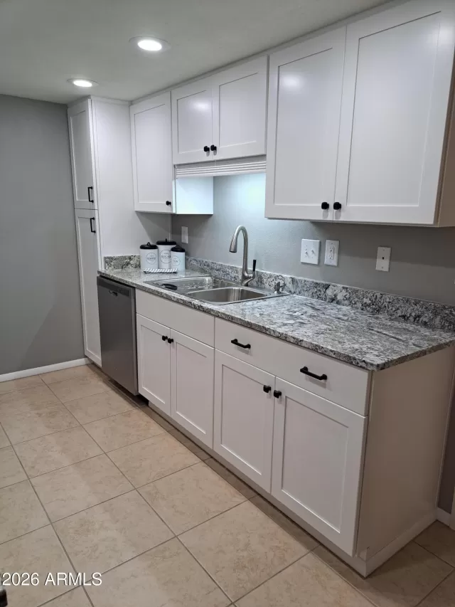 MLS: 7002975 Condo For Sale