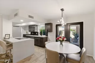 Photo #5: 7003951 Listing 