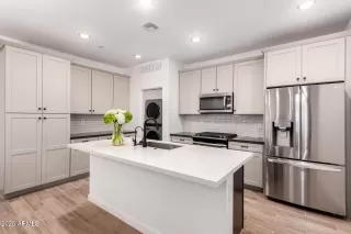 Photo #1: 7004008 Listing 