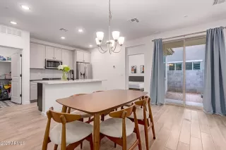 Photo #2: 7004008 Listing 