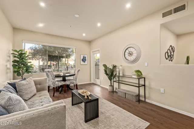 MLS: 7004154 Condo For Sale