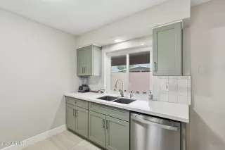 Photo #4: 7004416 Listing 