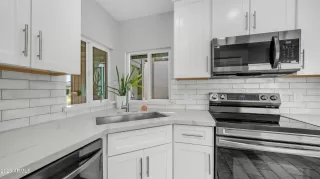 Photo #2: 7004533 Listing