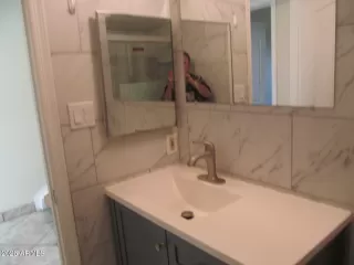 Photo #4: 7004547 Listing