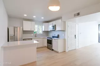 Photo #1: 7005438 Listing 