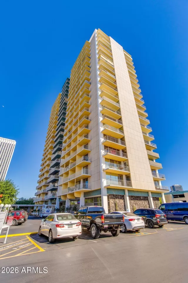 MLS: 7005621 Condo For Sale