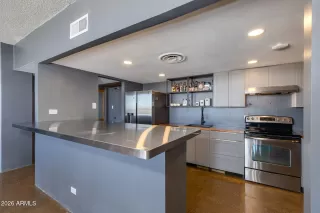 Photo #2: 7005621 Listing