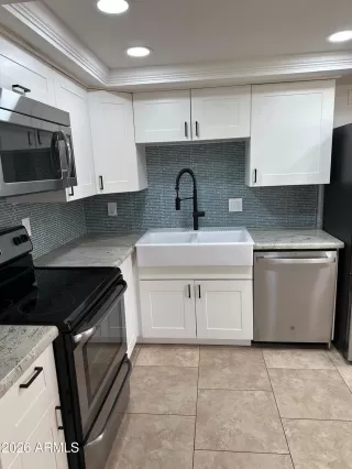 More Details about MLS # 7005848 : 1125 E KALER DRIVE