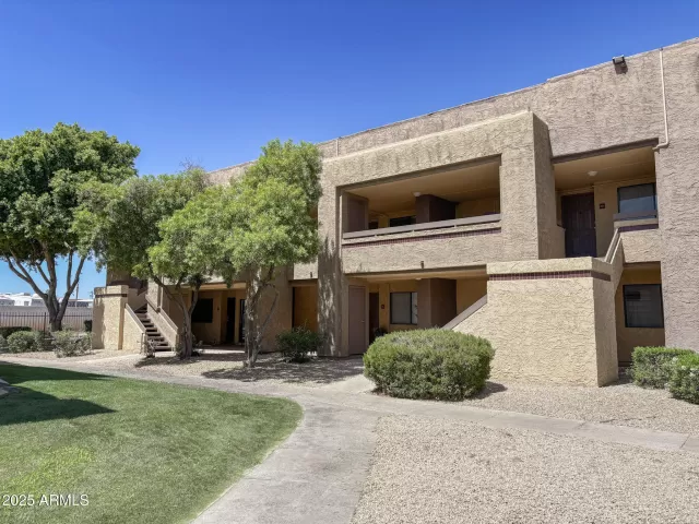 MLS: 7005953 Condo For Sale