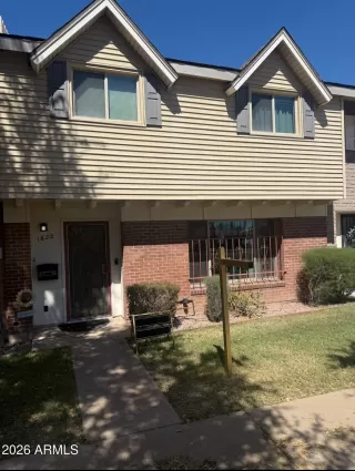 Browse active condo listings in PHOENIX TOWNHOUSE