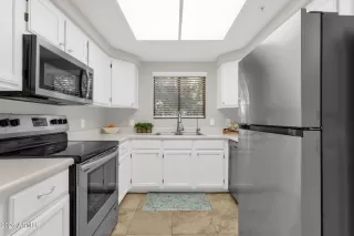 Photo #6: 7006447 Listing