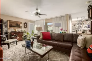 Photo #2: 7006448 Listing